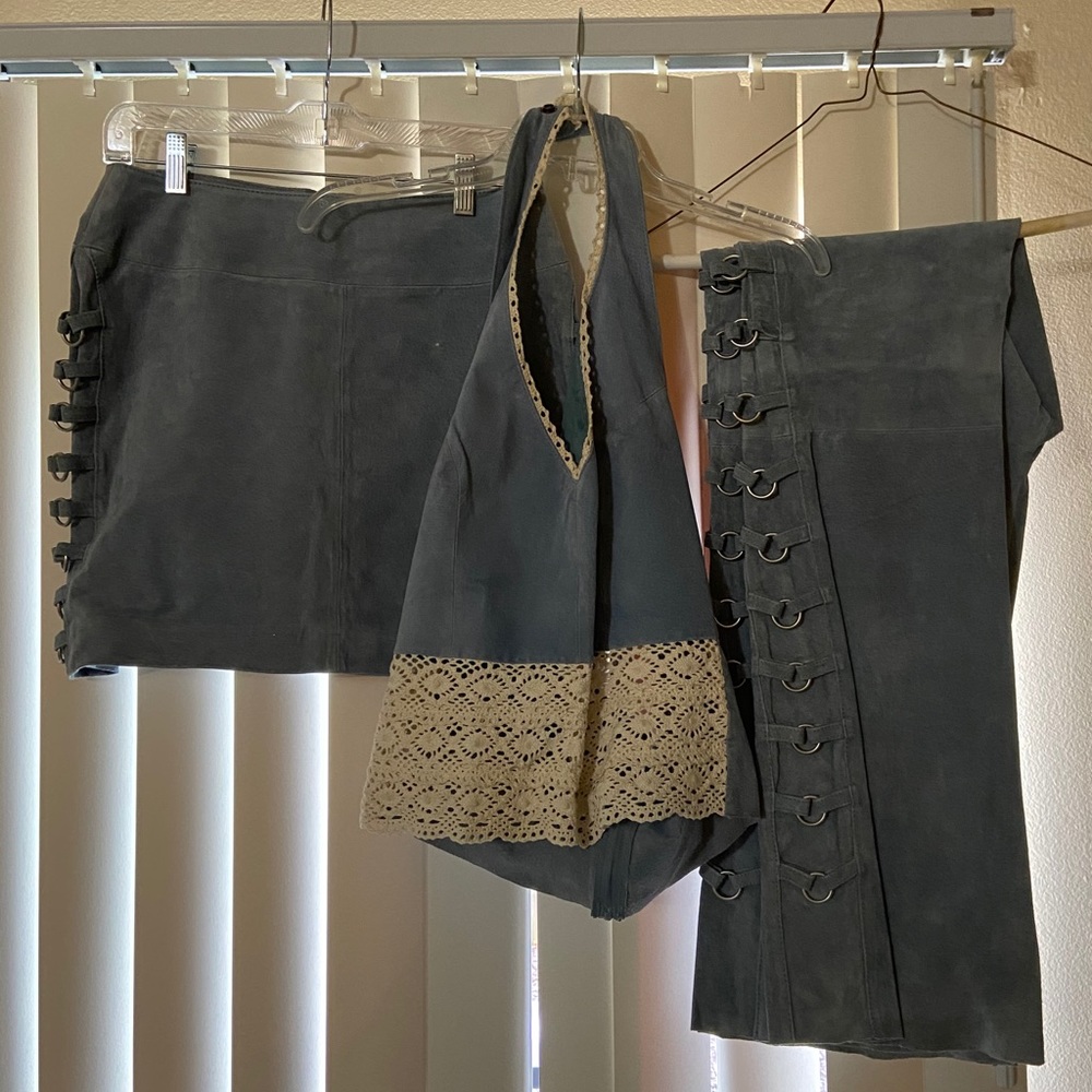 Suede set